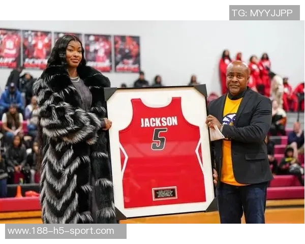 火花队传奇球员里奇亚杰克逊高中5号球衣正式退役庆祝三连冠辉煌历史